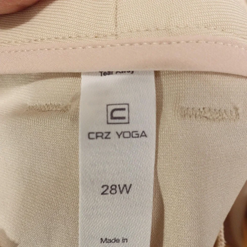 CRZ YOGA Shorts Mens 28 Beige Polyester Stretch 7 Inseam Casual Summer ABC